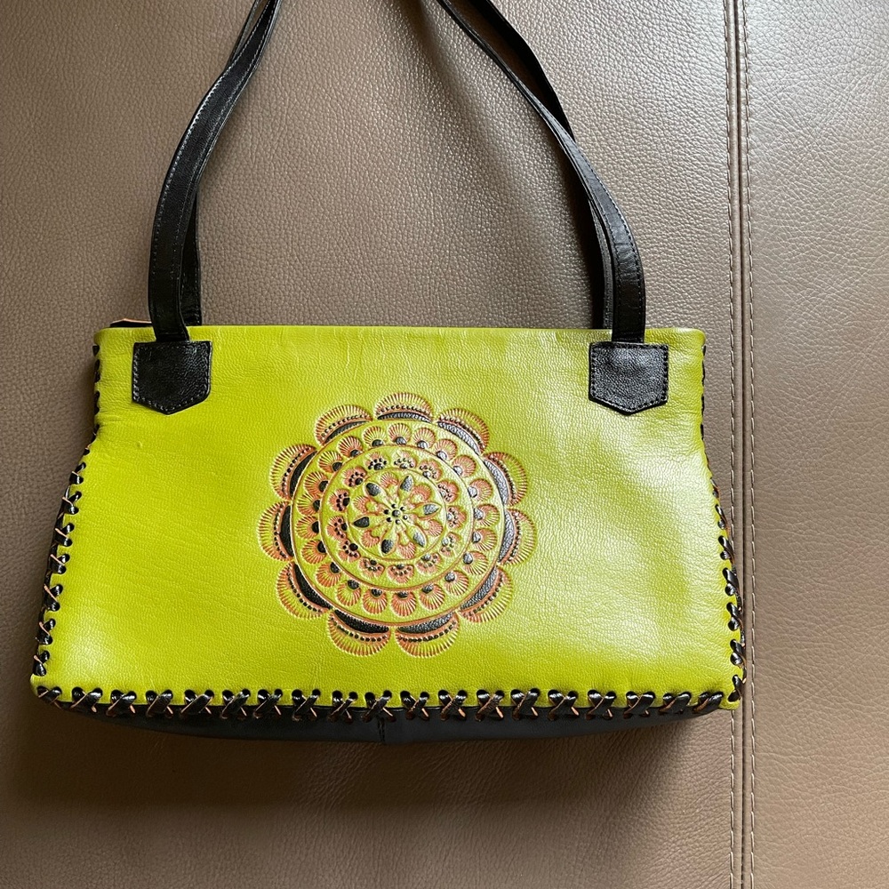 Tesoros A Mano Shoulder/Hand Bag